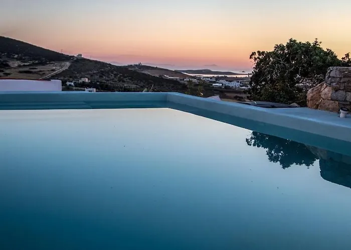 Spiti Su In Paros - Naousa Piscina Privata